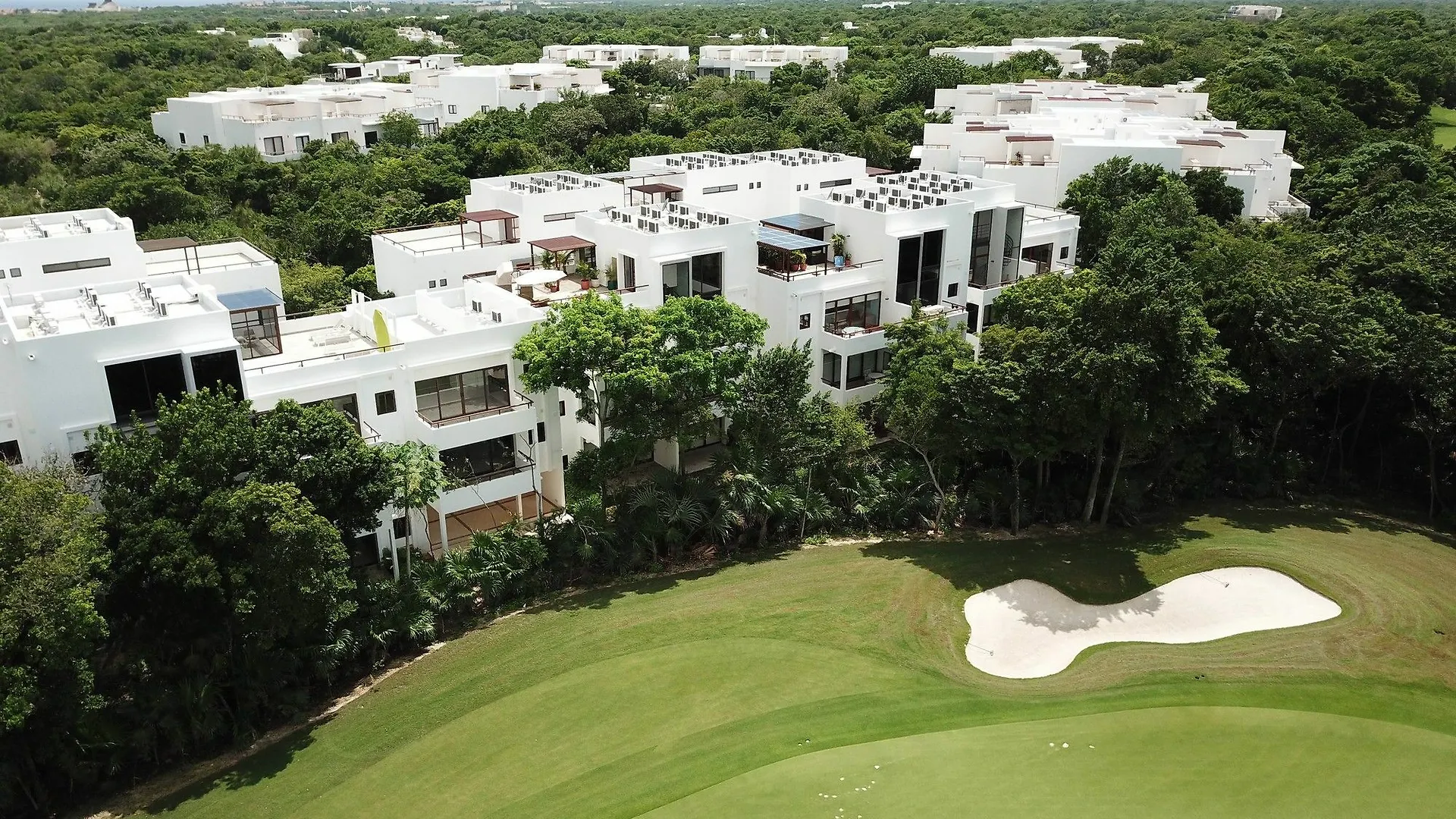 Condo In Exclusive Building By Olahola Akumal
